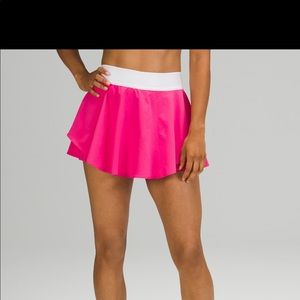 Size 4 BNWT pink lulu skirt!